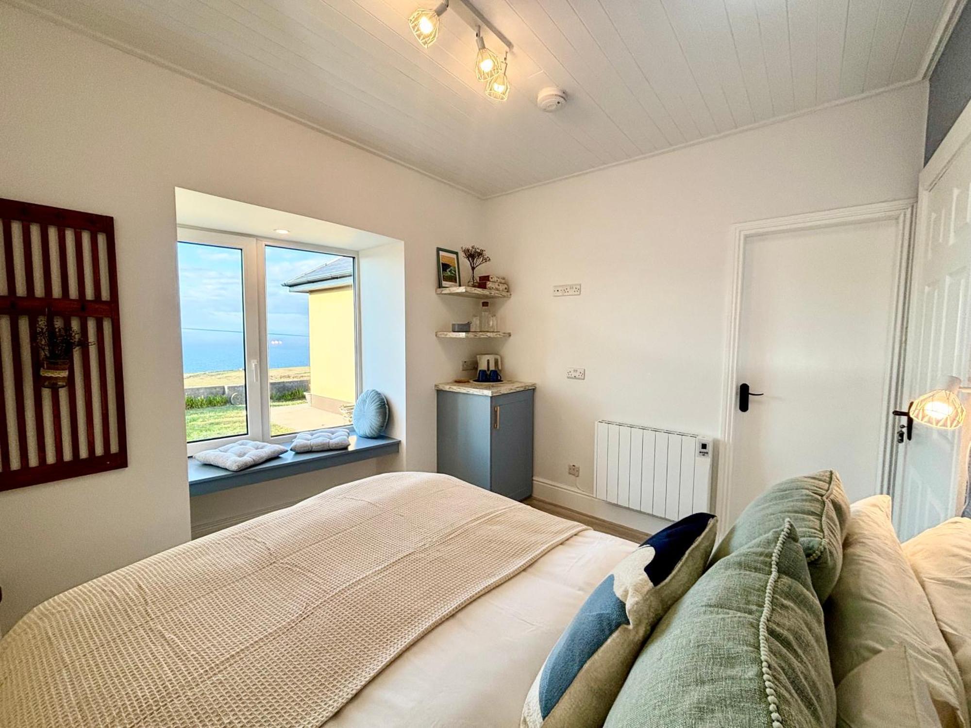 Ocean View Guestrooms Doolin Cameră foto