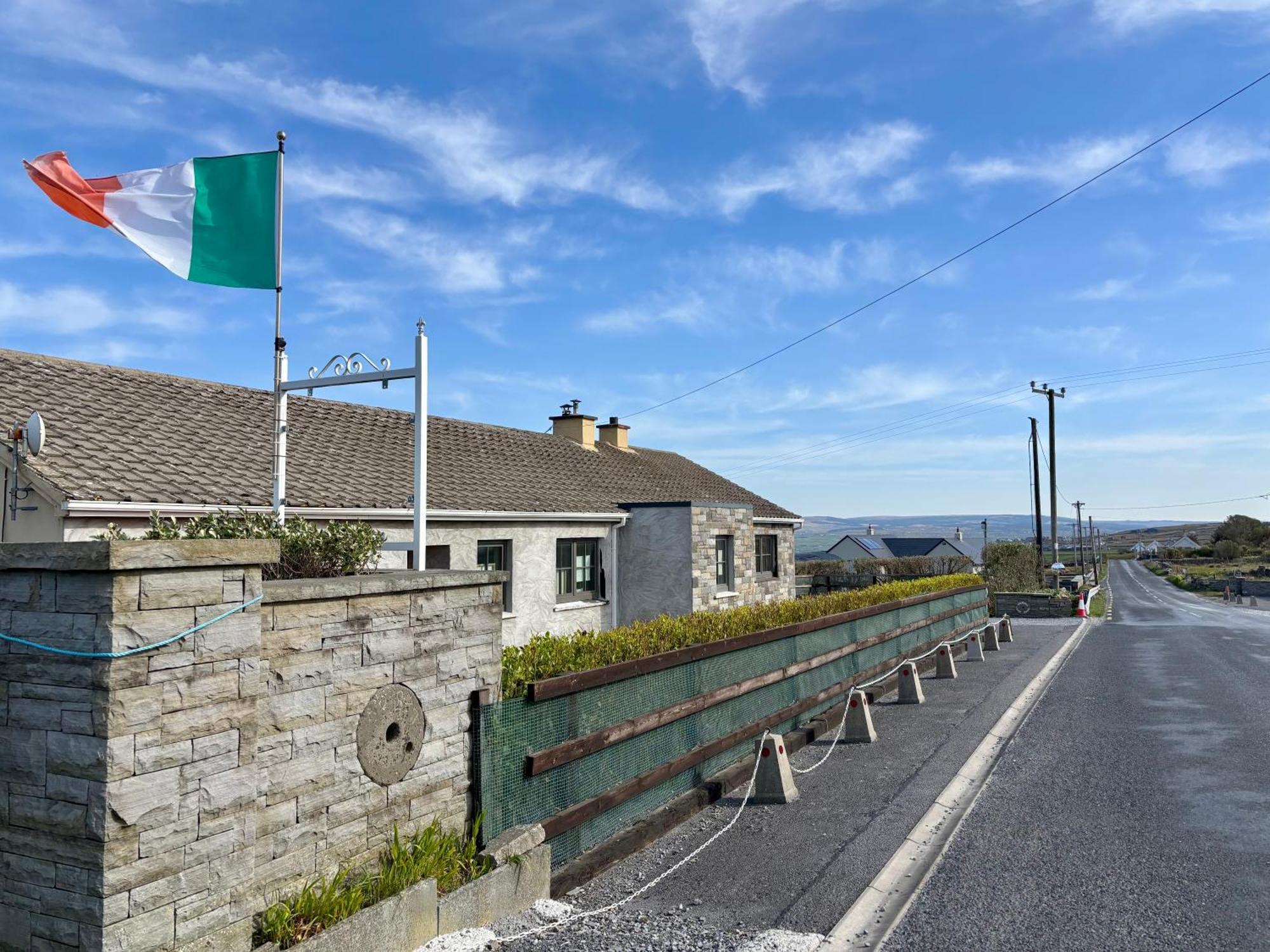 Ocean View Guestrooms Doolin Exterior foto
